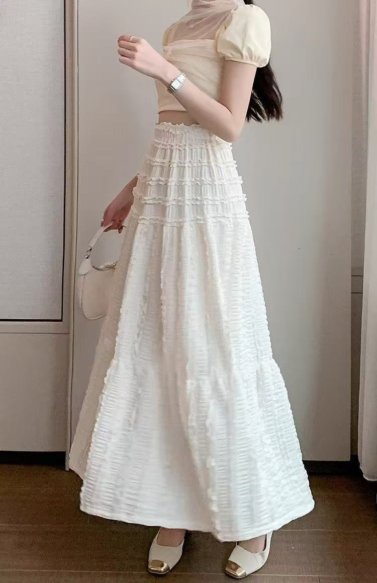 カジュアルコーデ ふんわりシャーリングロングスカート