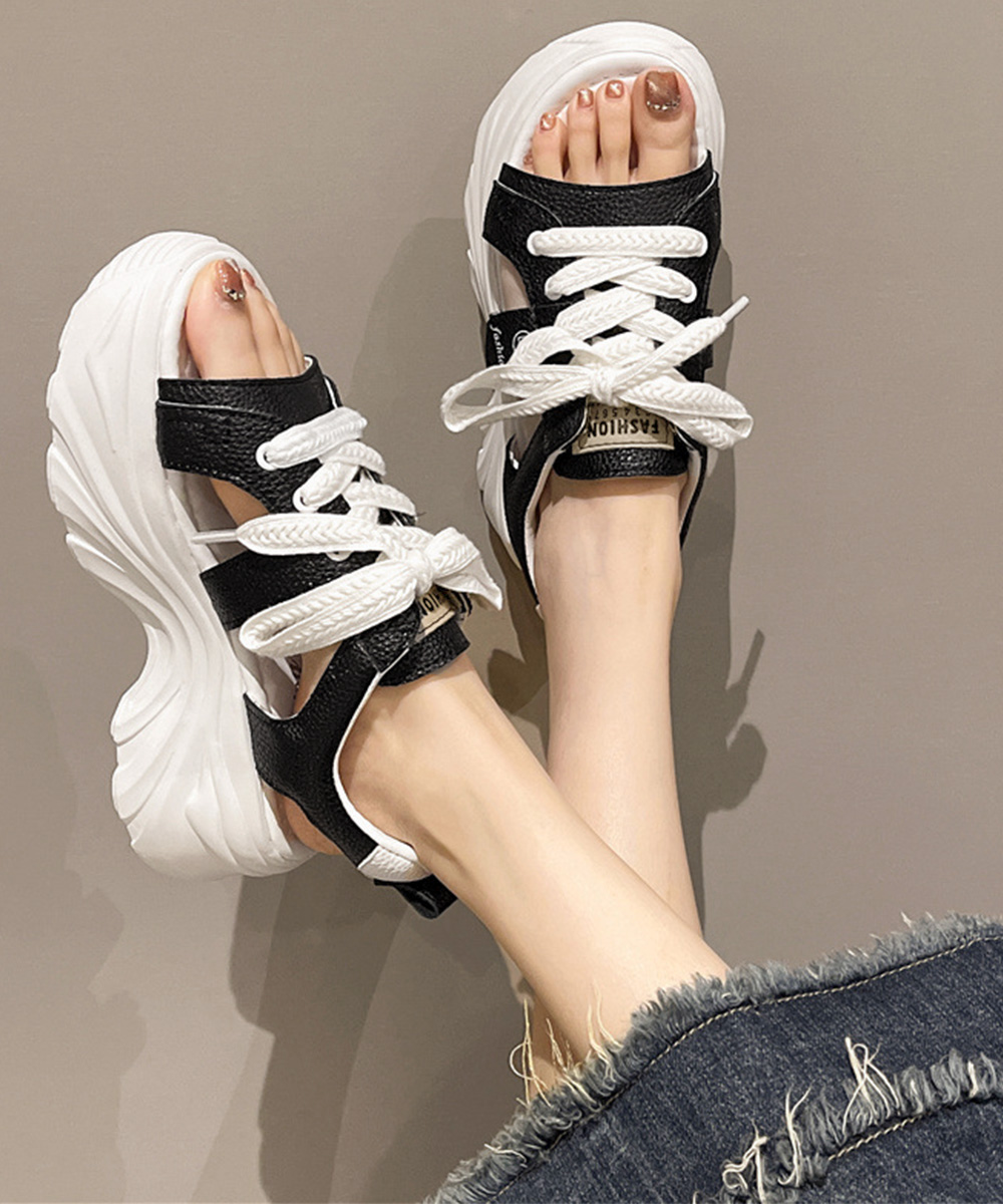 カジュアルコーデ 厚底サンダル レースアップ 美脚 スニーカータイプ