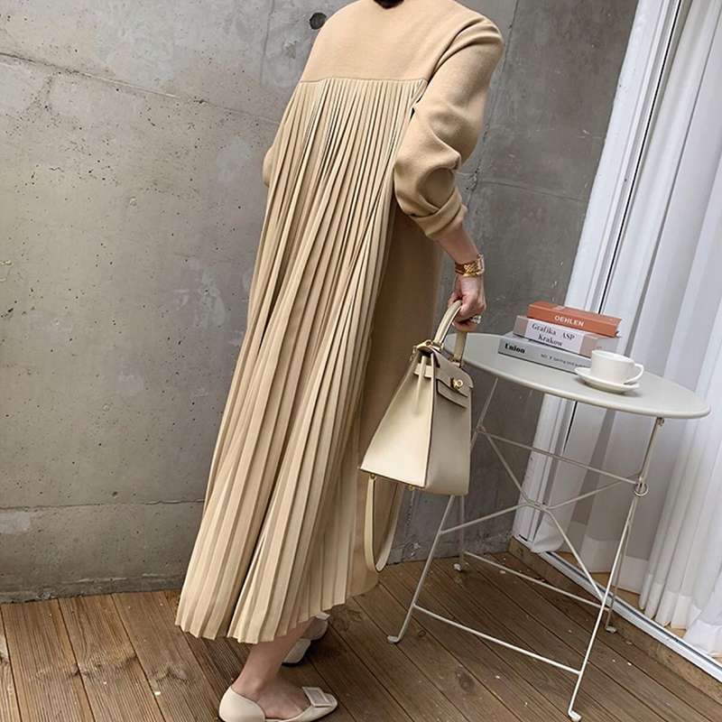 カジュアルコーデ  プリーツ切替えロングワンピース