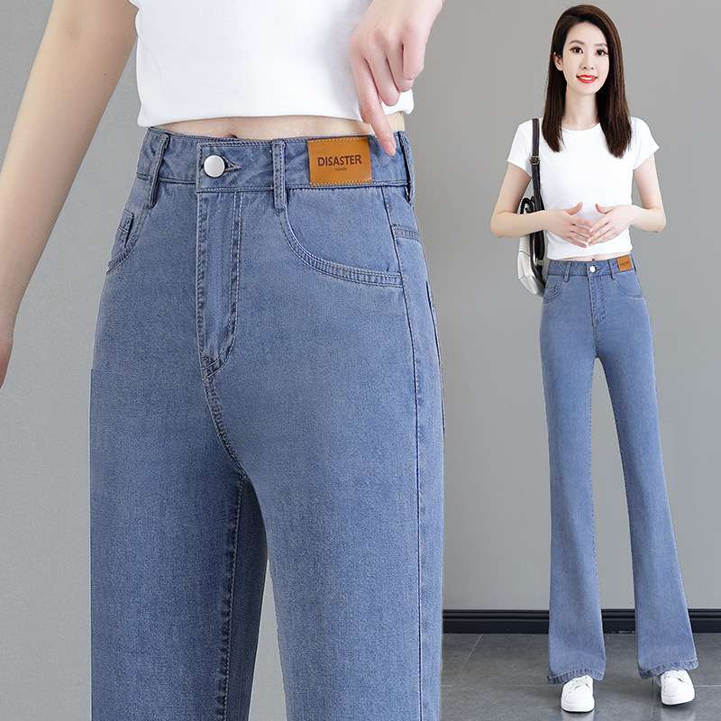 カジュアルコーデ  ハイウエストフレアデニムパンツ