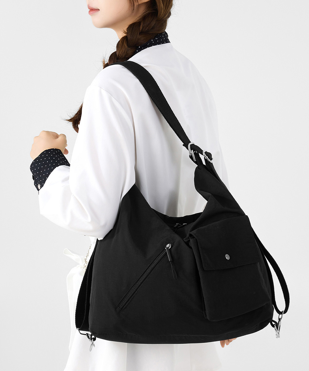 カジュアルコーデ 三通り使いバッグ 大容量トート斜め掛け対応軽量鞄