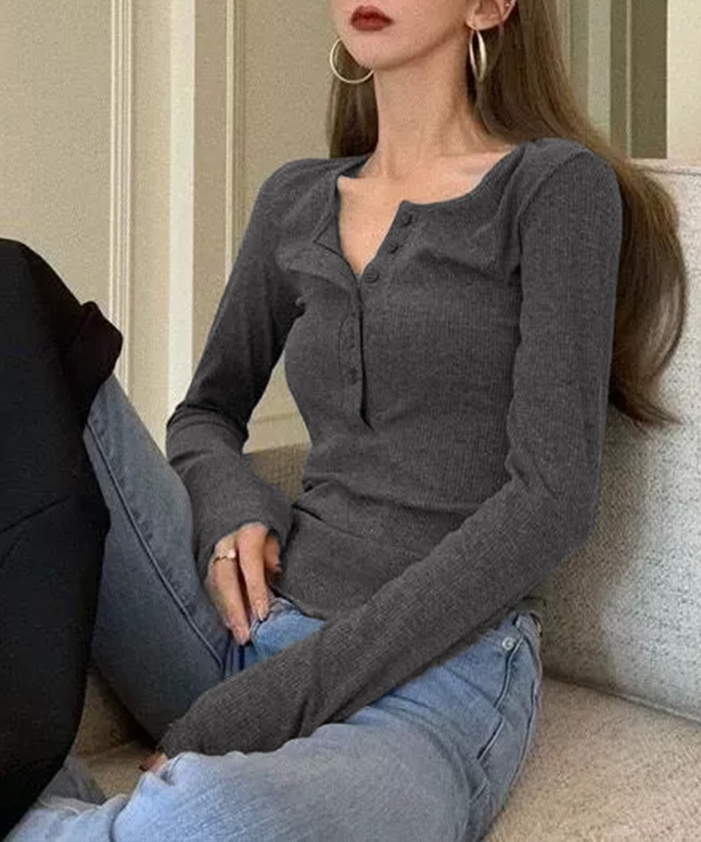 カジュアルコーデ リブ編み長袖ボタン付きフィットトップス