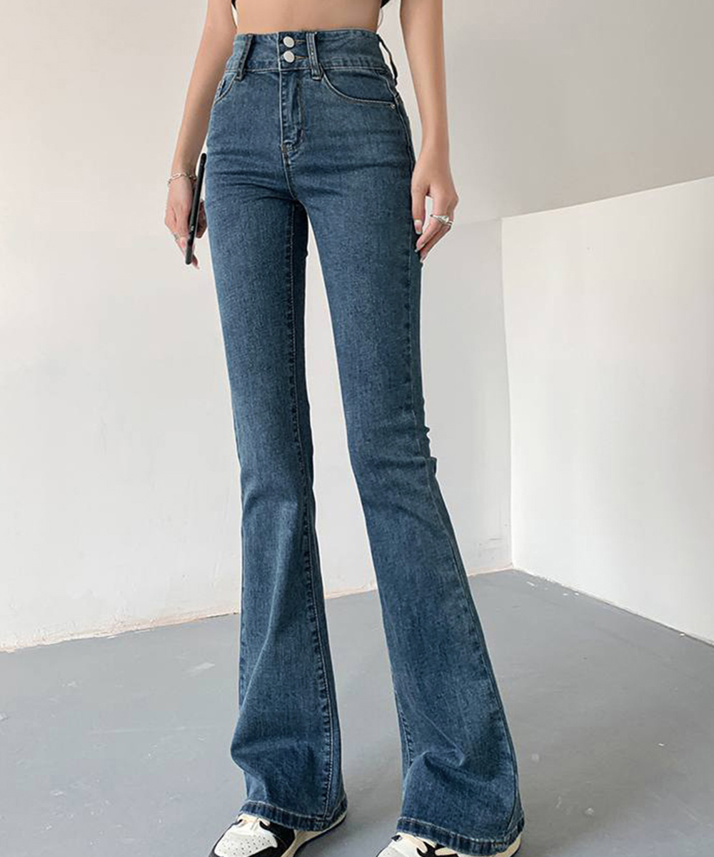 カジュアルコーデ 美脚フレアデニムパンツ ハイウエストおしゃれ