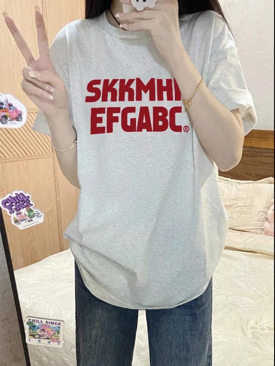 カジュアルコーデ ロゴレタリング半袖Ｔシャツ