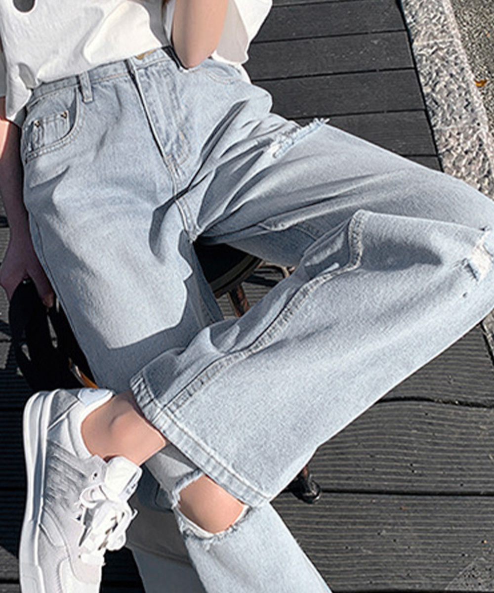 カジュアルコーデ ハイウエストダメージ加工デニムパンツ