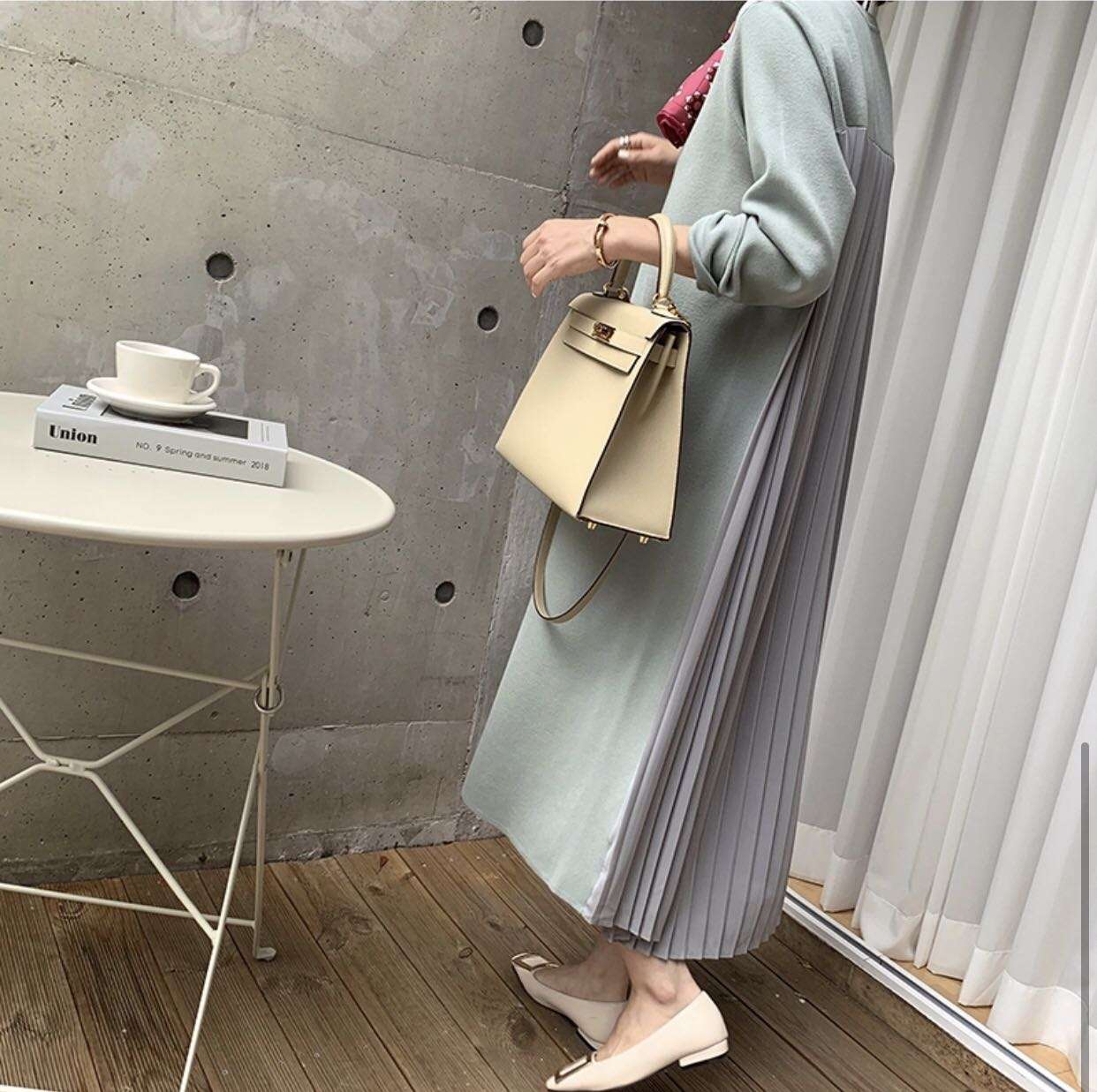 カジュアルコーデ  プリーツ切替えロングワンピース