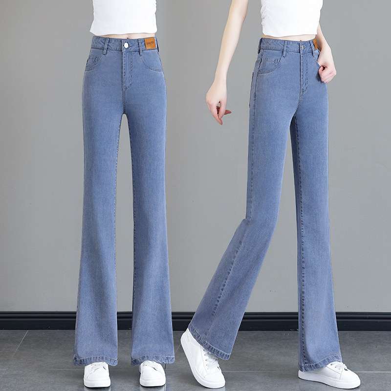 カジュアルコーデ  ハイウエストフレアデニムパンツ
