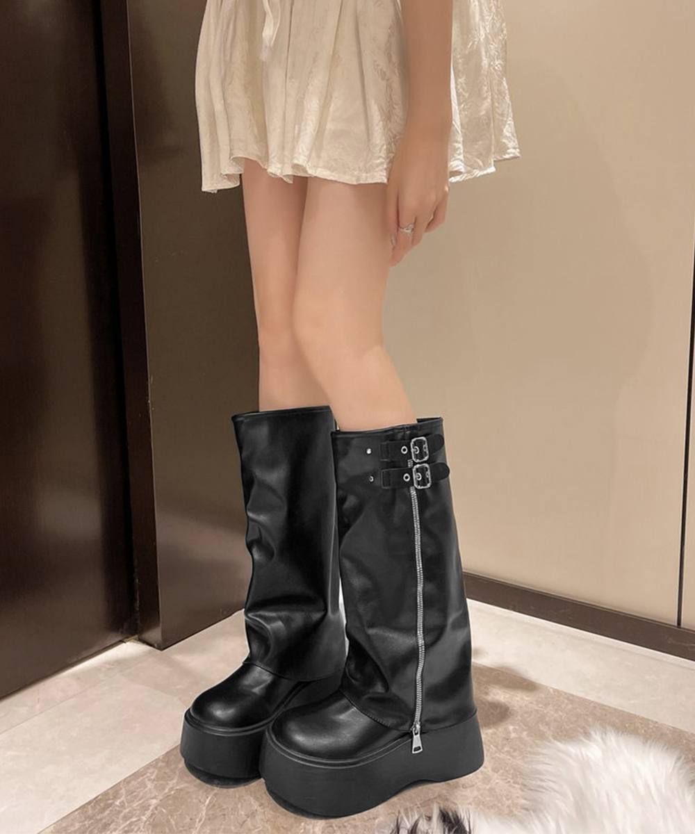 カジュアルコーデ 厚底ルーズブーツ レディース ロング丈