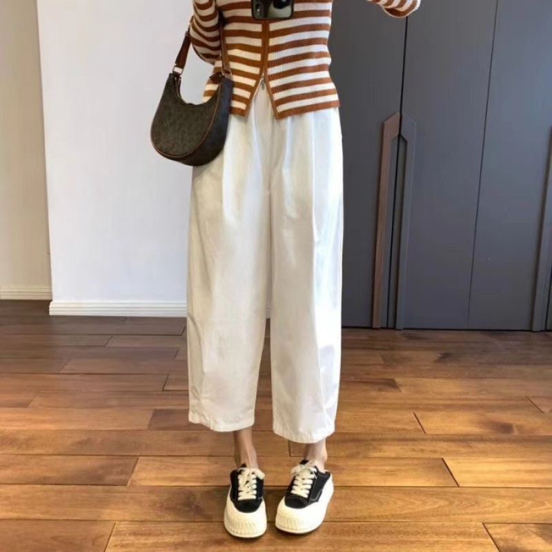 カジュアルコーデ ゆったりタックワイドパンツ