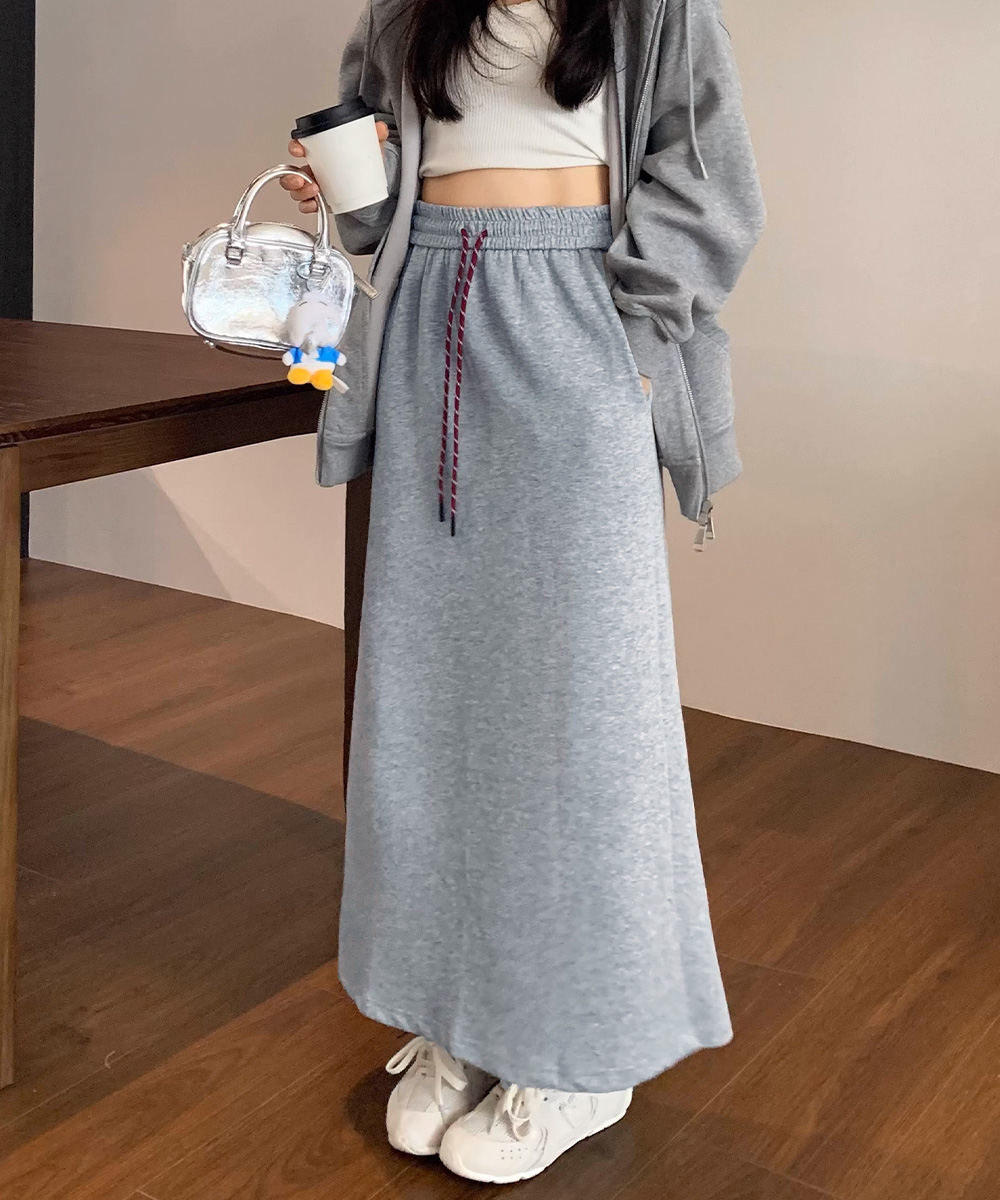 カジュアルコーデ 裏起毛スウェットスカート 紐付きロング丈
