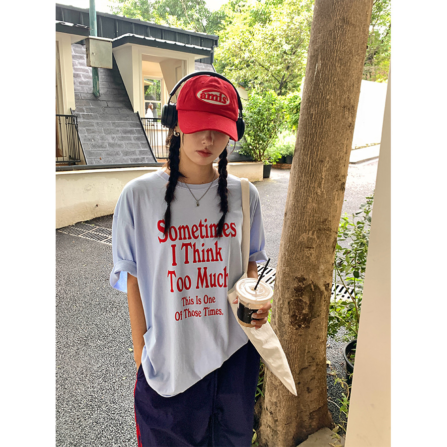 カジュアルコーデ メッセージプリント半袖ゆるトップス