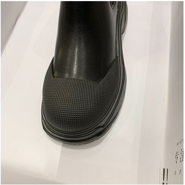 カジュアルコーデ 2024秋冬新作 黒色厚底サイドゴアブーツ 脚長美脚効果