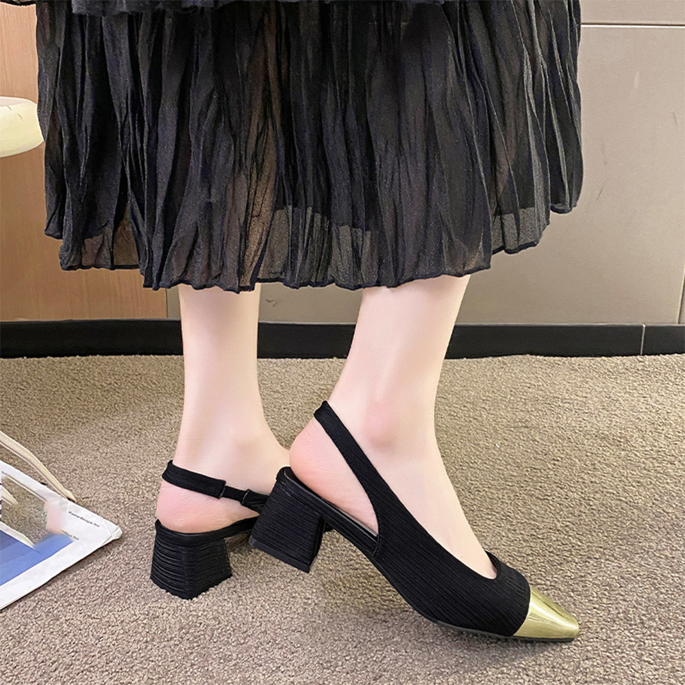 カジュアルコーデ バックストラップ スニーカー風 角型つま先 パンプス