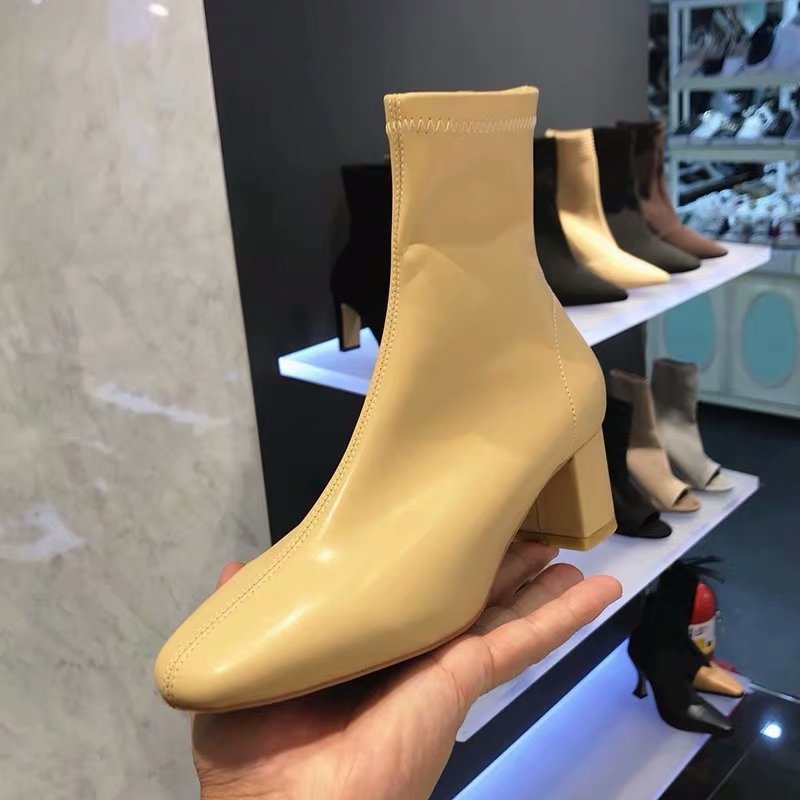 カジュアルコーデ 太ヒール ショートブーツ レディース 美脚効果 スクエアトゥ