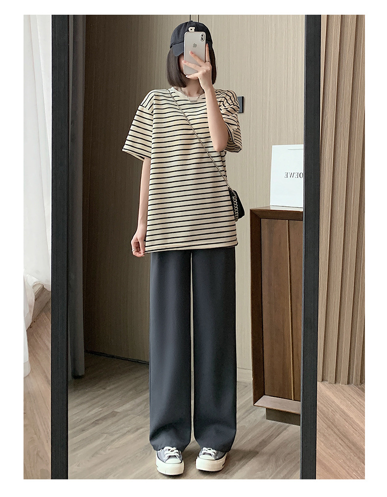カジュアルコーデ ゆったりワイドストレートパンツ