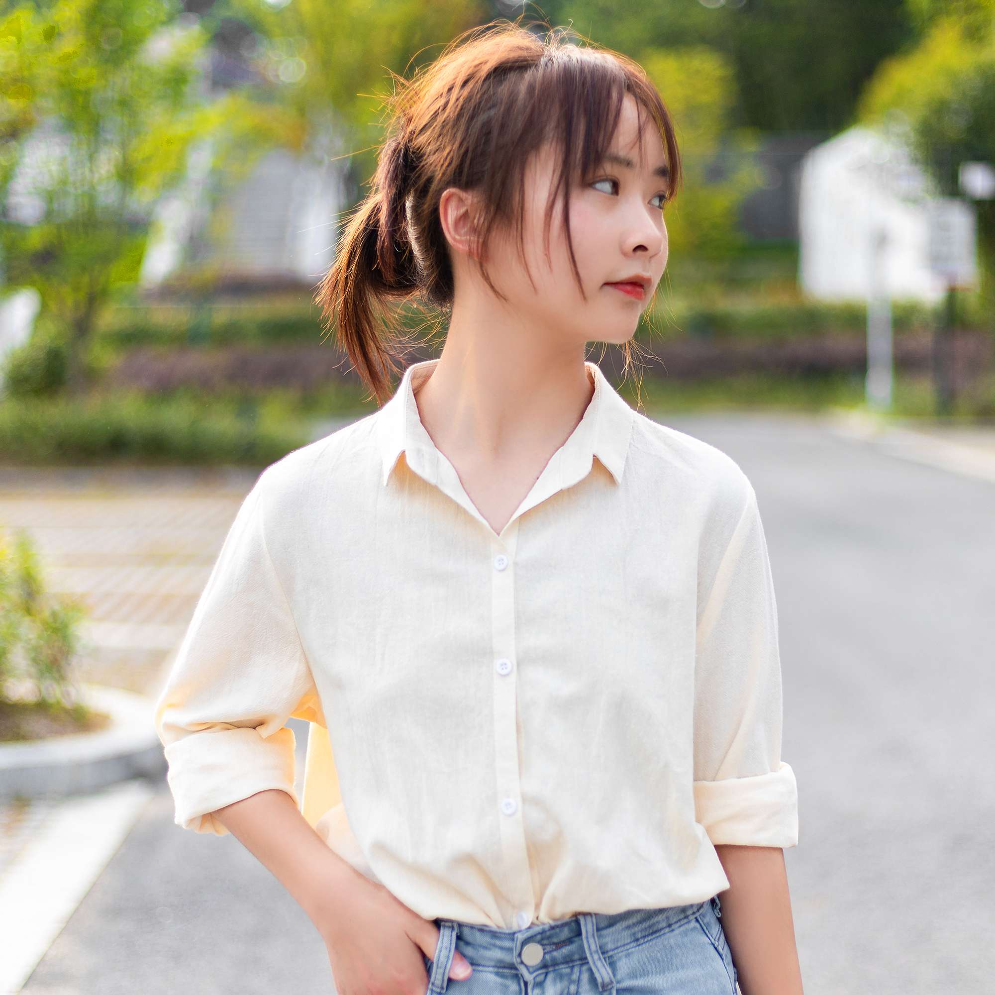 カジュアルコーデ  ナチュラル素材のゆったりシャツ