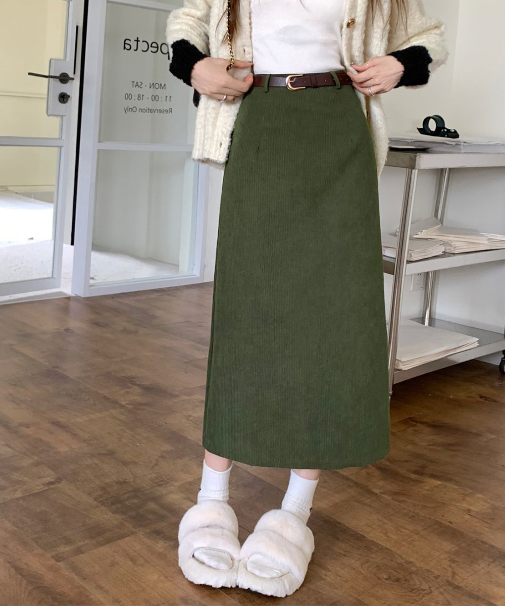 カジュアルコーデ コーデュロイタイトスカート ベルト付き ロング丈