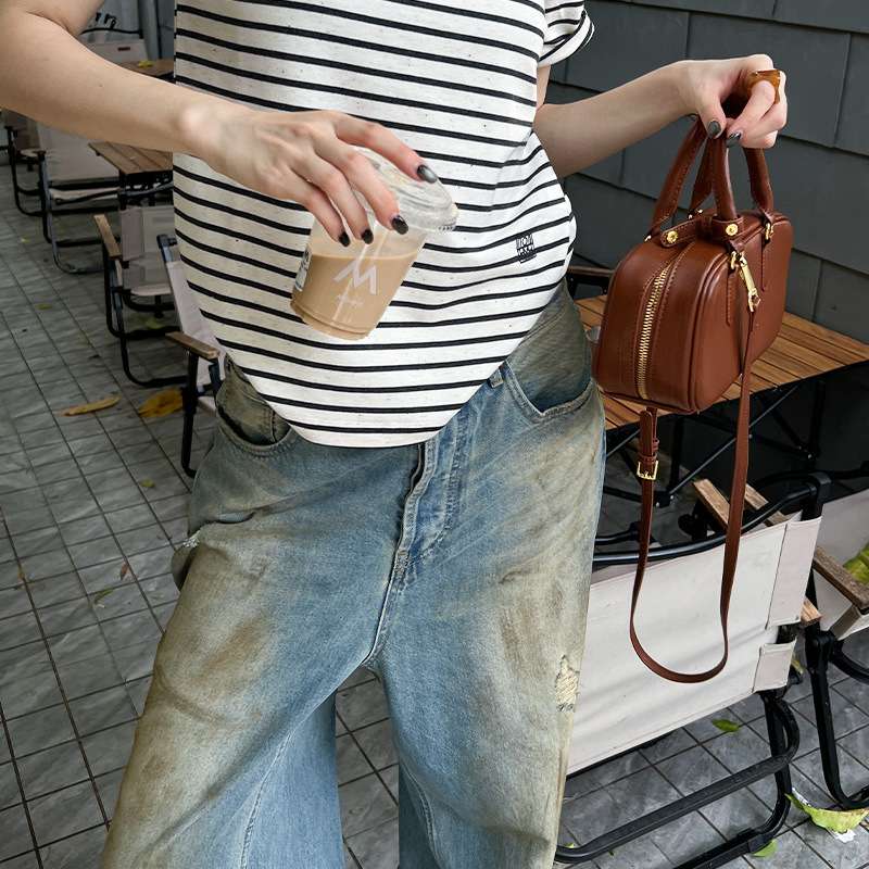 カジュアルコーデ  ゆったりワイドダメージデニムパンツ