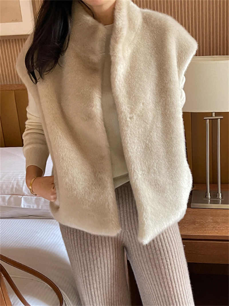 https://fulmo-img-server.com/casualfa/c207b136-b892-459d-80ad-be546feaa4f9.jpg