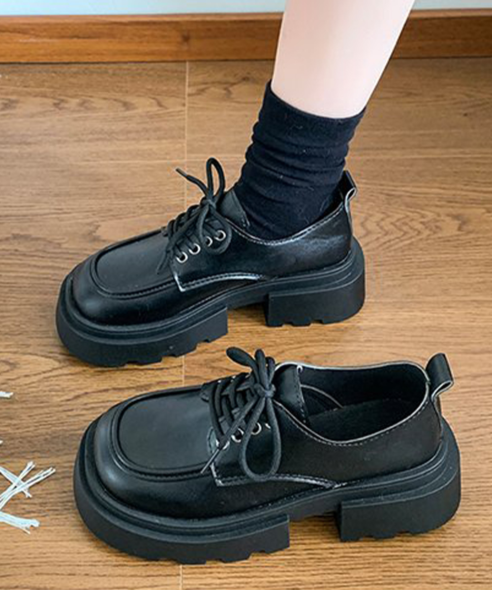 カジュアルコーデ 厚底編み上げスニーカー レザー調太ヒール靴