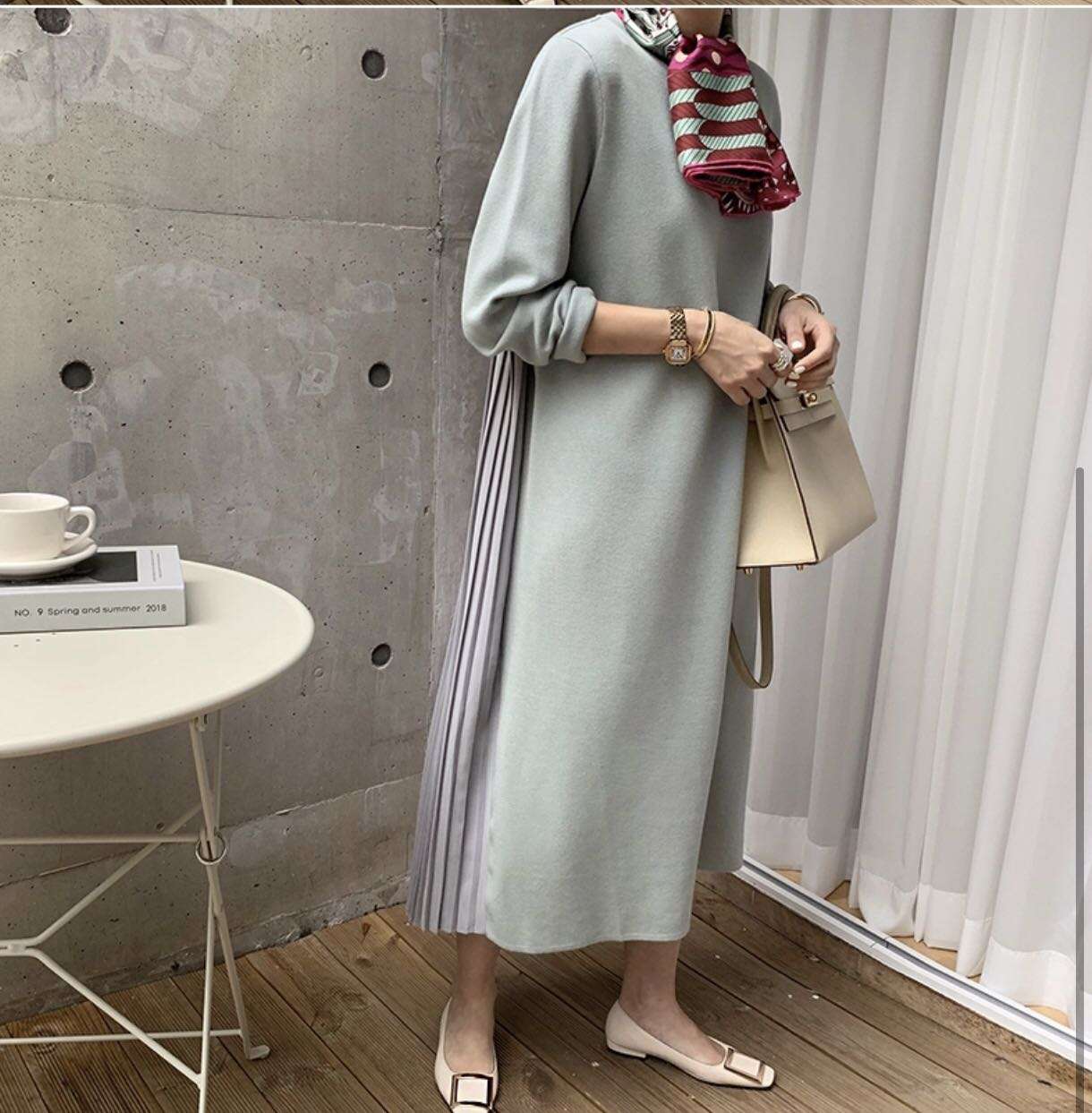 カジュアルコーデ  プリーツ切替えロングワンピース