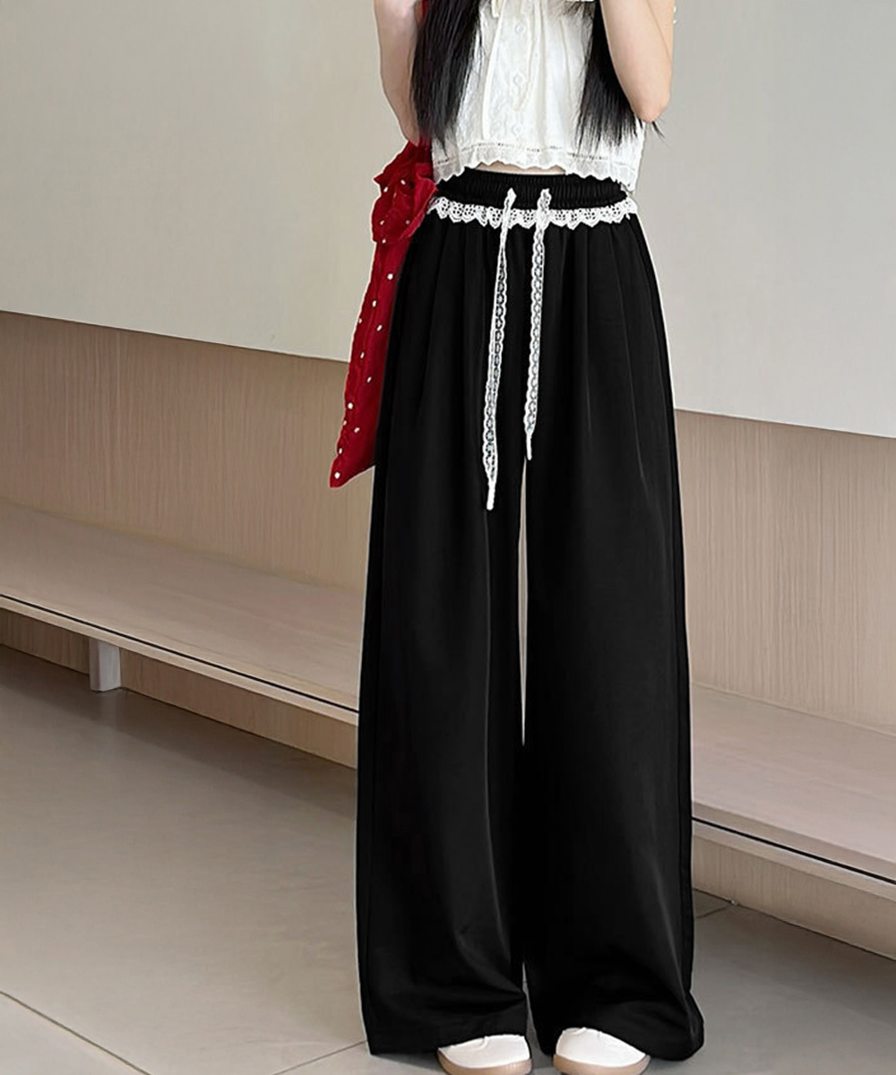 カジュアルコーデ 白レース付きワイドパンツ 夏の涼しげ楽ちんパンツ