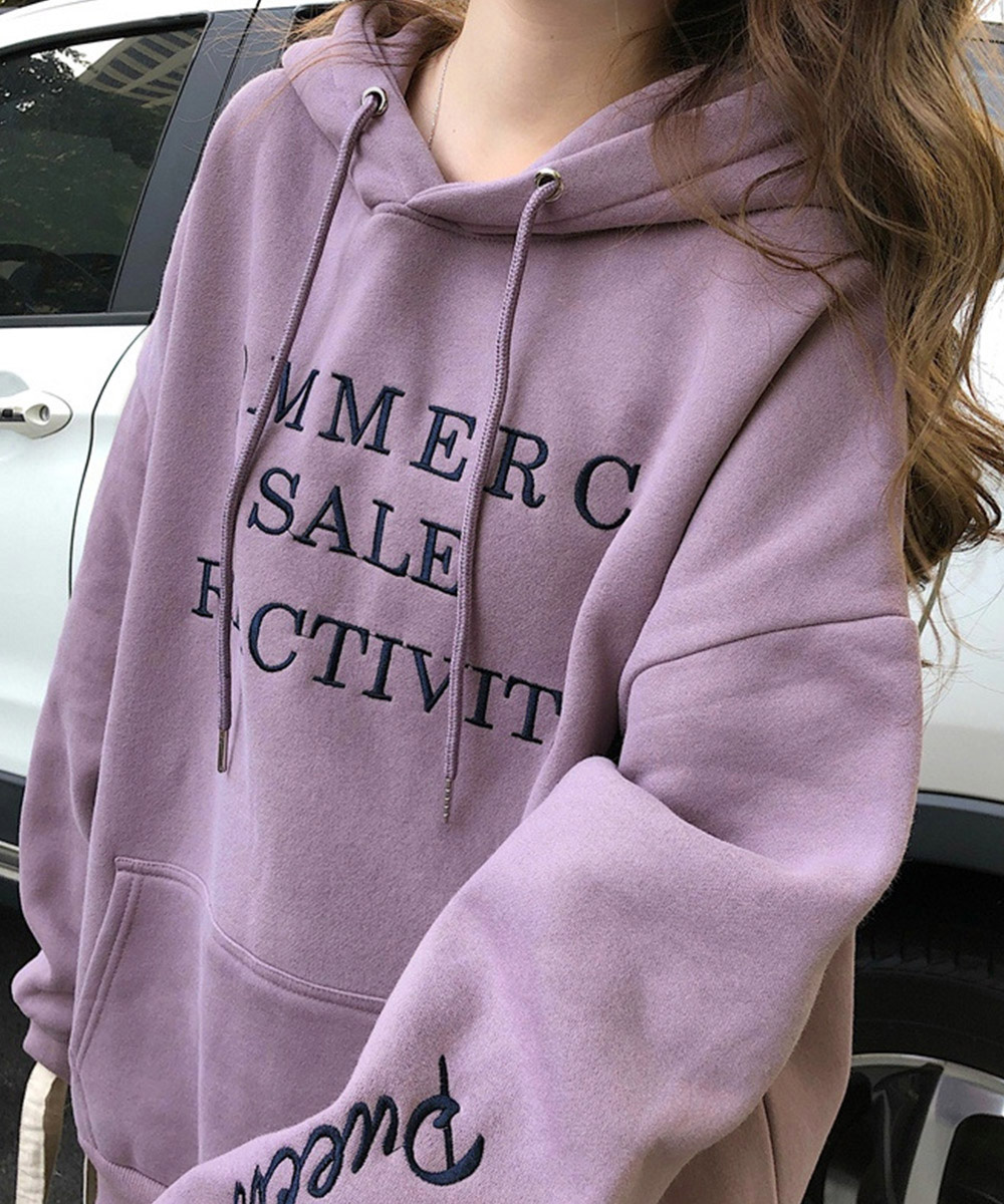 カジュアルコーデ 裏起毛スウェット フード付きロゴプリント暖かパーカー