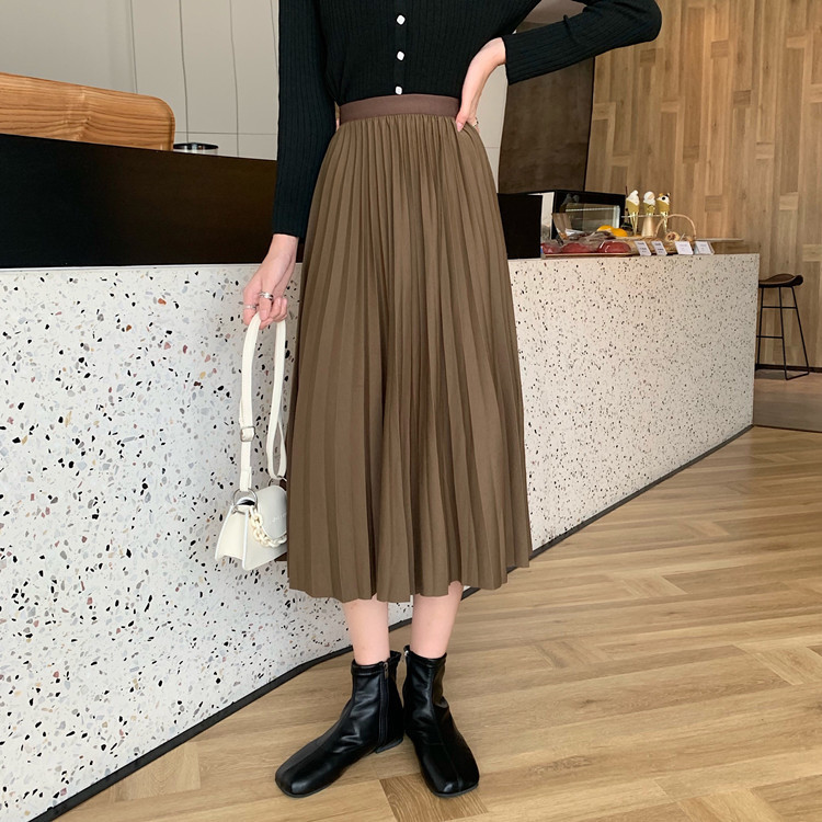 カジュアルコーデ ふんわりプリーツロングスカート