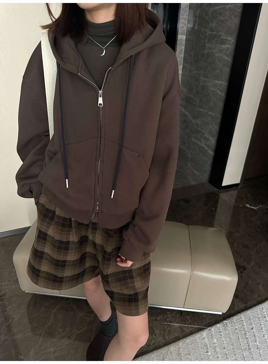 カジュアルコーデ チェック柄ゆったりショートパンツ