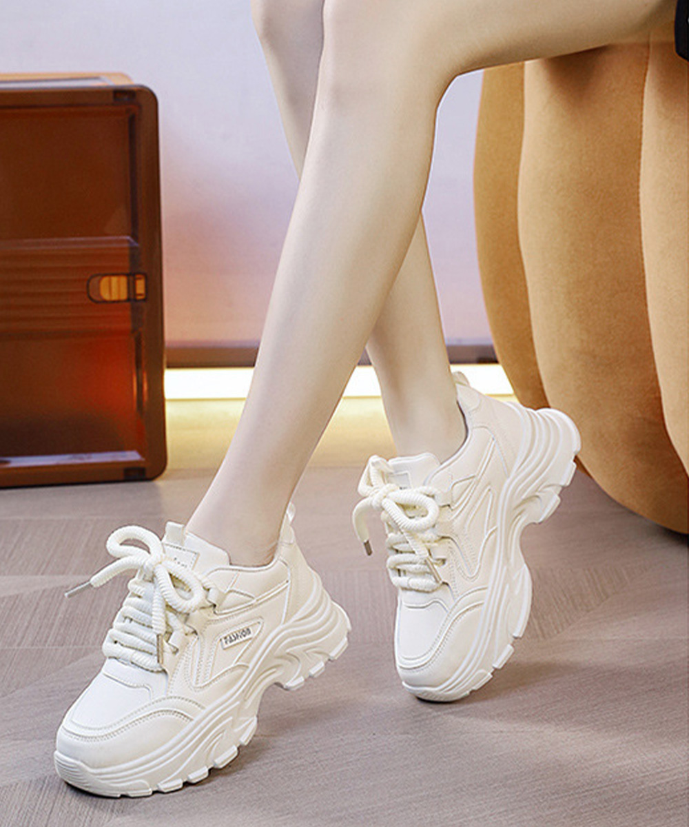 カジュアルコーデ 厚底スニーカー レディース 美脚 カジュアル 疲れにくい靴