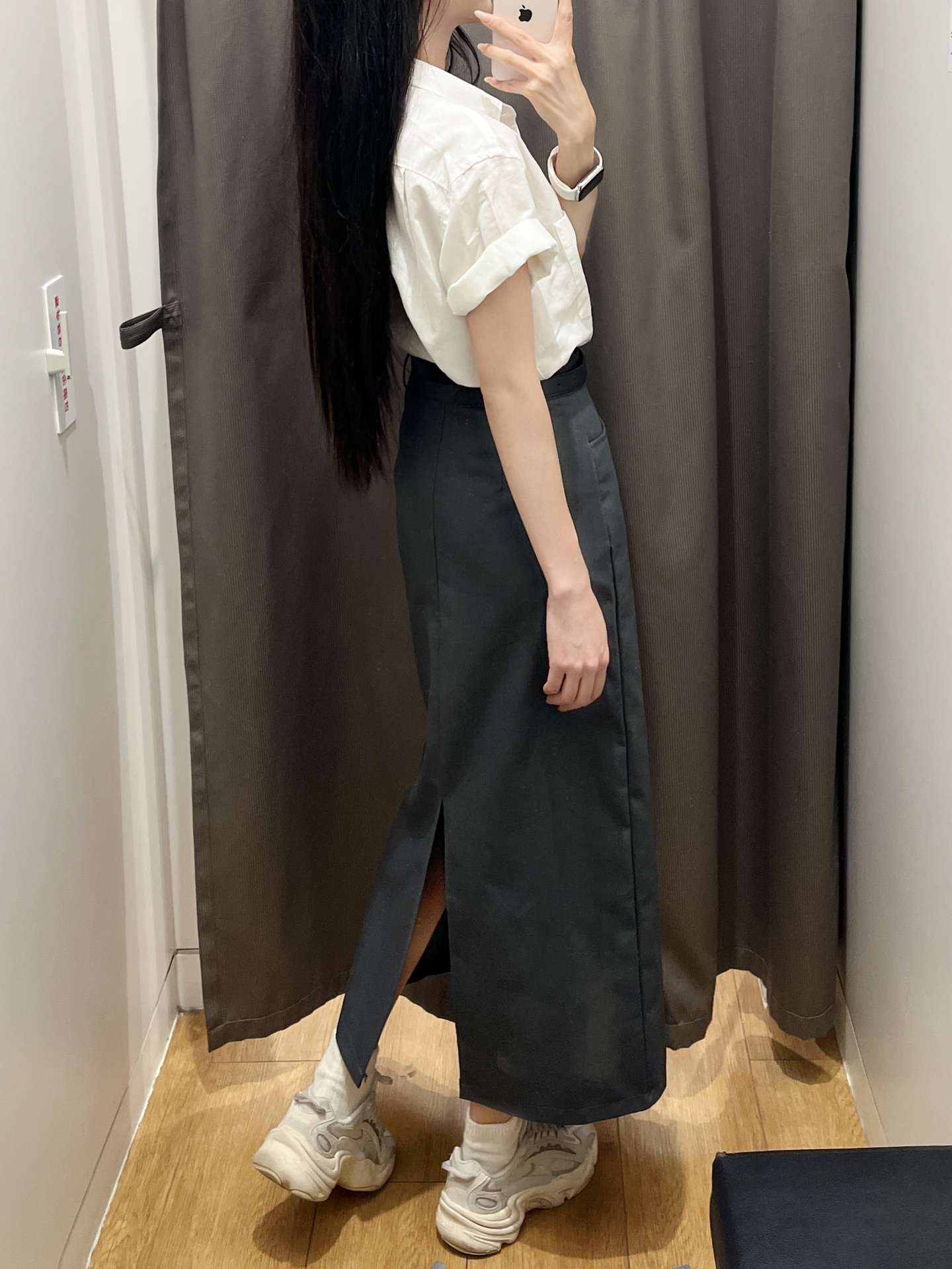 カジュアルコーデ  シンプルカジュアル半袖シャツ