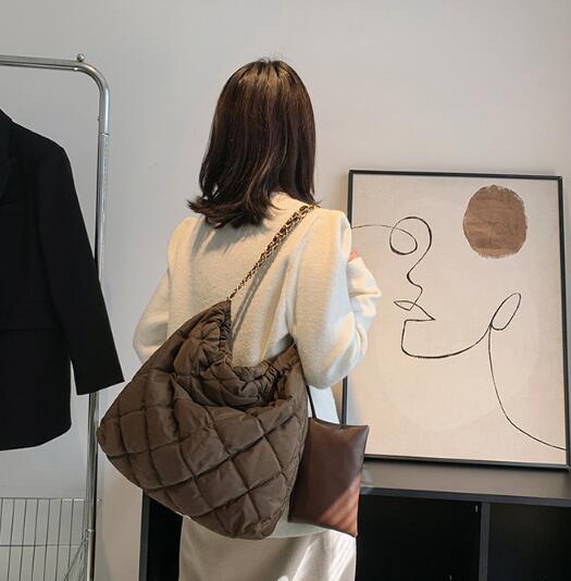 チェーン バッグ 秋冬大容量キルティングバッグ チェーン付き斜め掛けショルダー