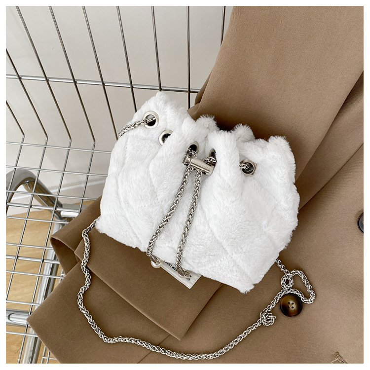 チェーン バッグ フェイクファー巾着チェーンミニショルダーバッグ