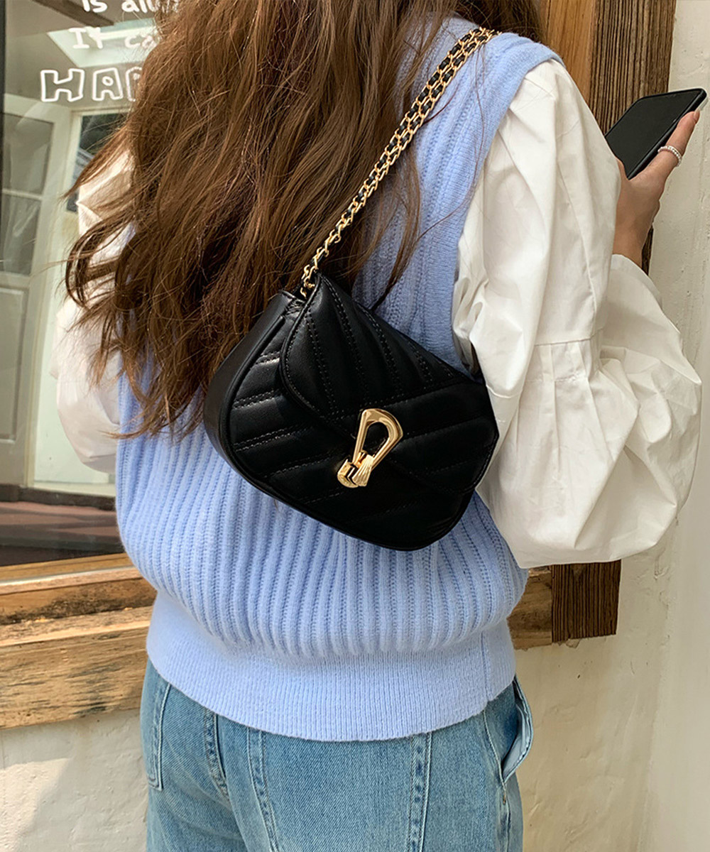 チェーン バッグ 上品なキルティングミニショルダー鞄