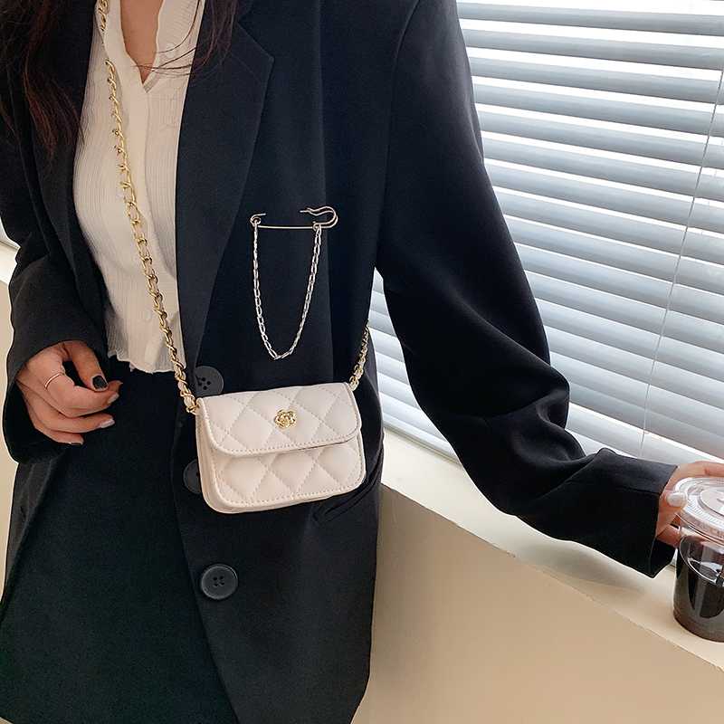 チェーン バッグ キルティング 花飾りミニキルティングポシェット