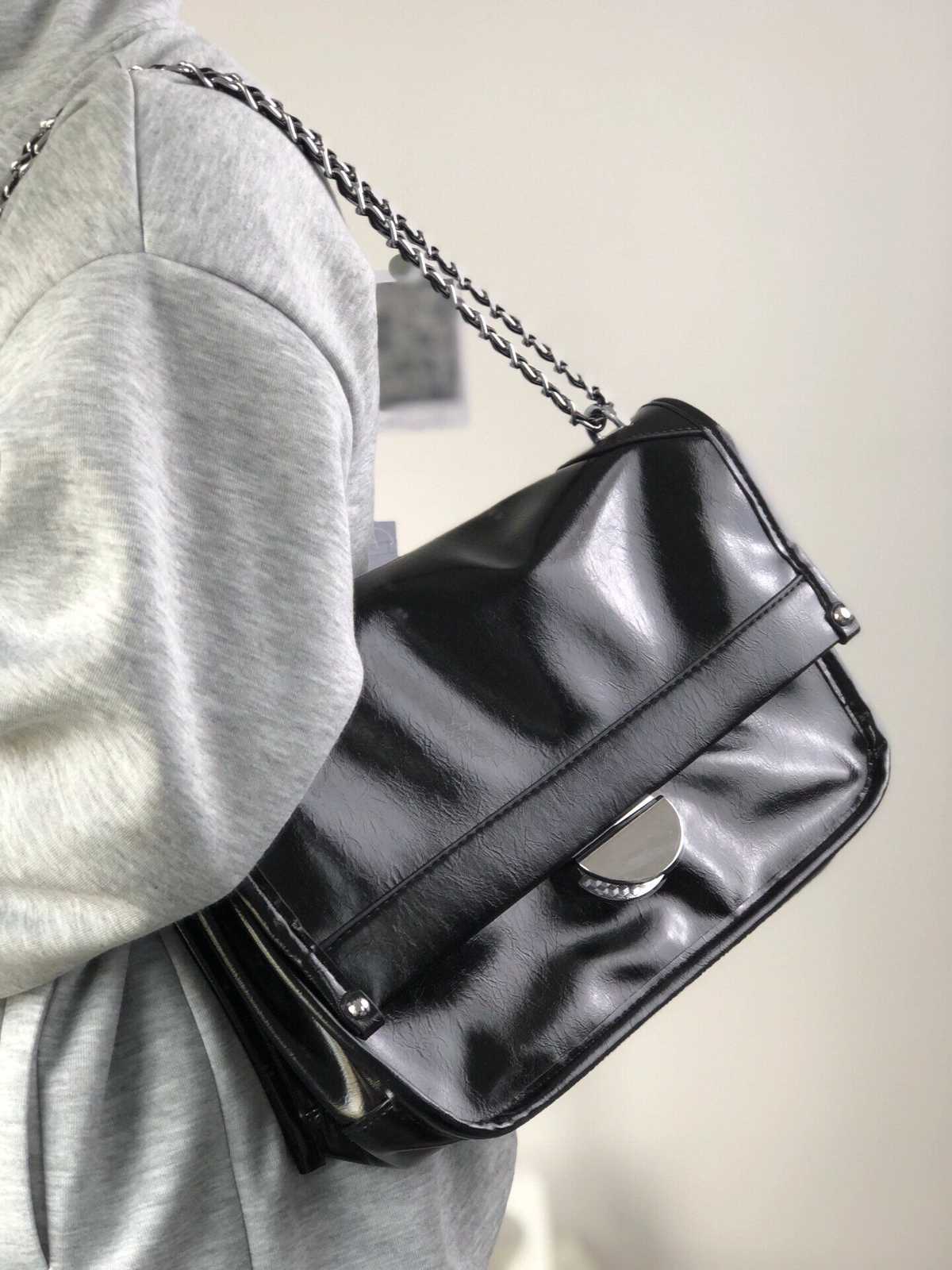 チェーン バッグ 艶めき光沢チェーンショルダー