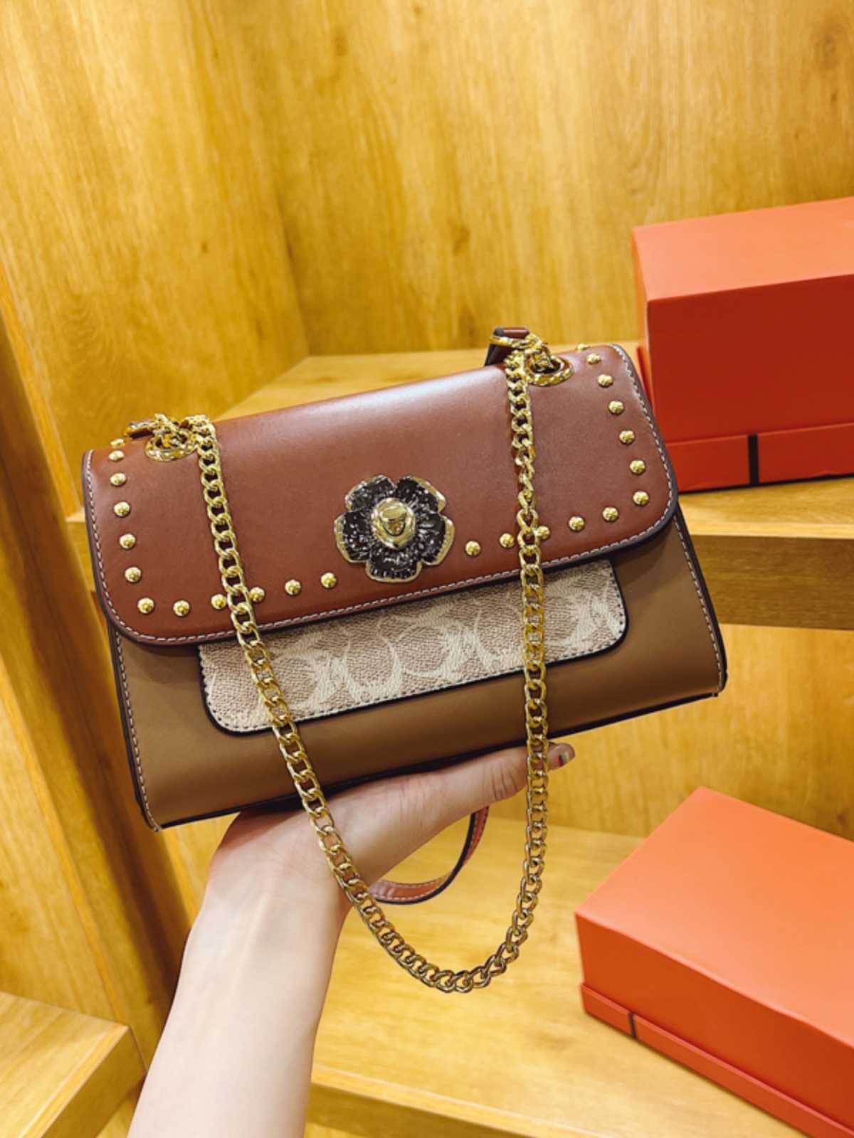 チェーン バッグ 花モチーフ 鋲飾り チェーン ショルダー