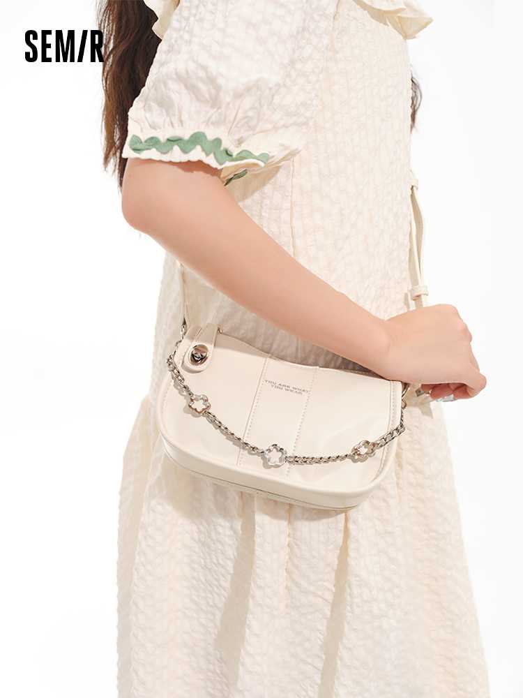 チェーン バッグ 上品なハーフムーン ミニバッグ