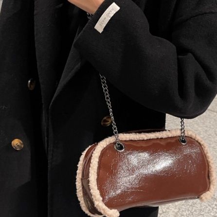 チェーン バッグ ボア付きミニチェーンショルダーバッグ