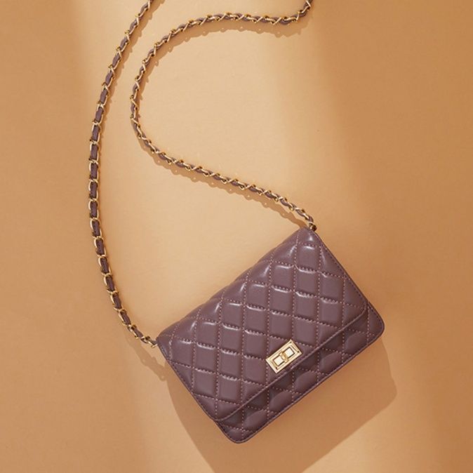 チェーン バッグ キルティングステッチ金具付きチェーンショルダーバッグ