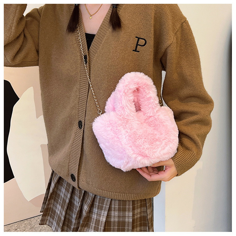 チェーン バッグ ふわふわフェイクファーミニバッグチェーン付き