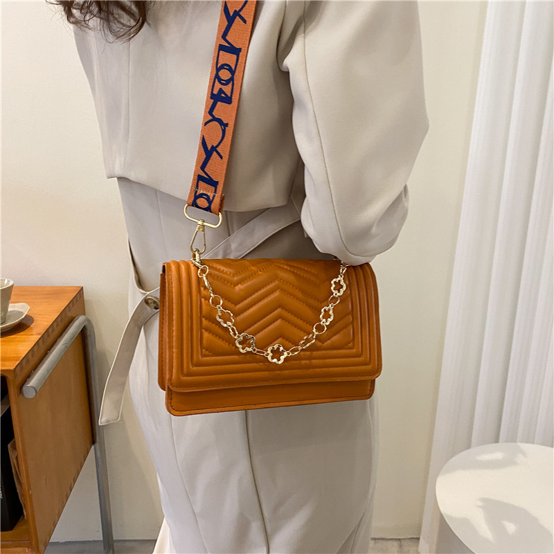 チェーン バッグ 花モチーフチェーンキルティングバッグ