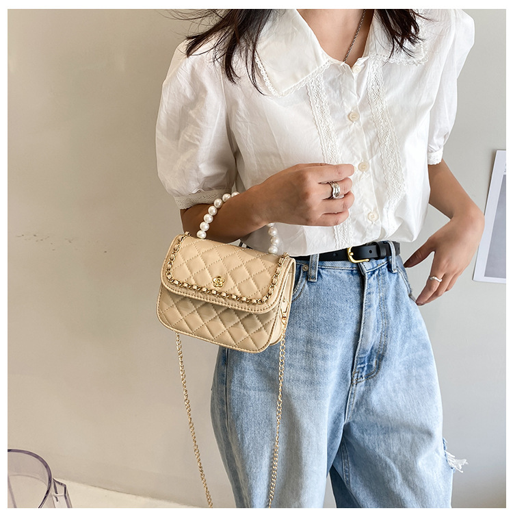 チェーン バッグ キルト柄ショルダーバッグ パール取手 軽量 通勤通学