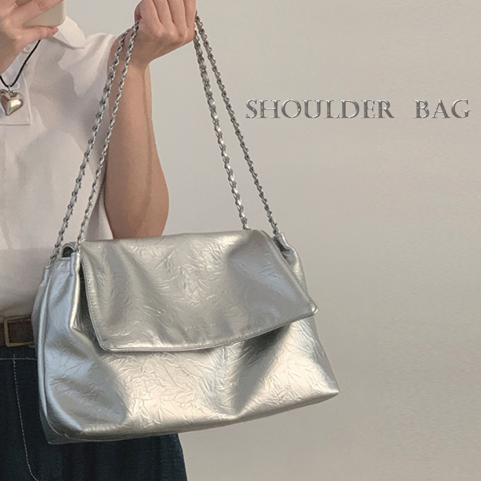 チェーン バッグ 光沢感シルバーチェーンショルダーバッグ大容量斜め掛け