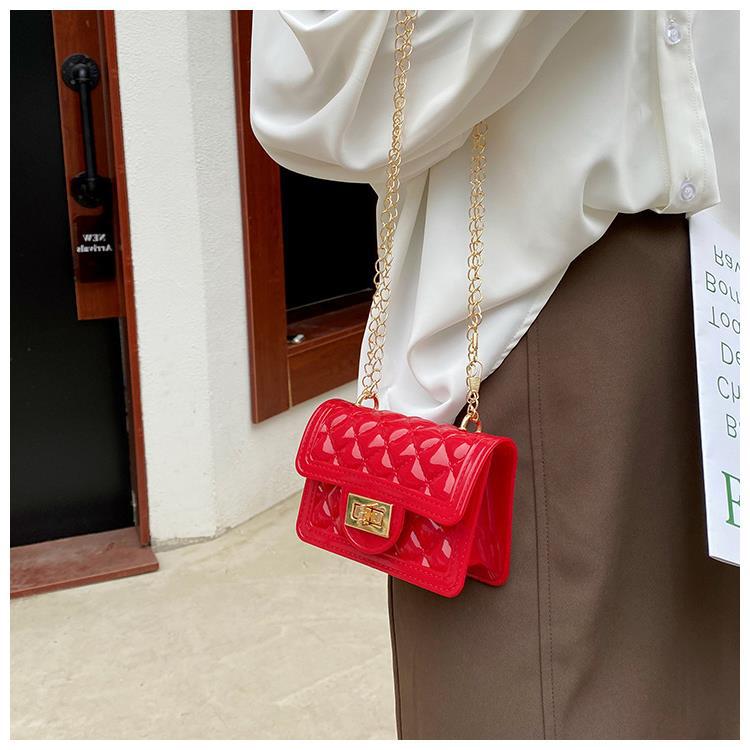 チェーン バッグ 艶やかキルティング ミニ チェーン ショルダー バッグ