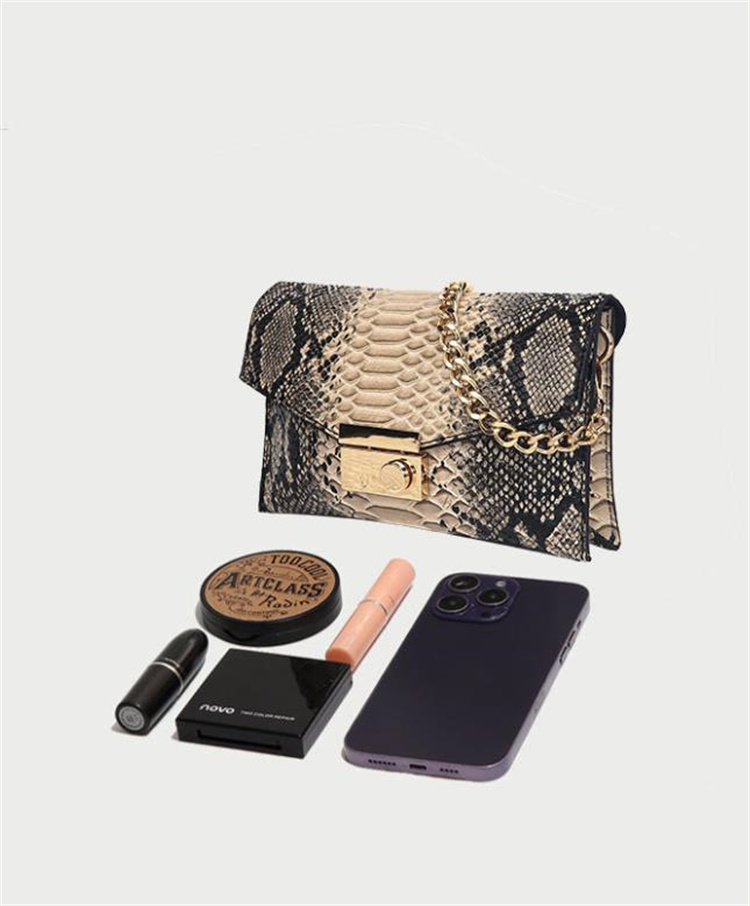 チェーン バッグ 蛇革風チェーン付きショルダーバッグ