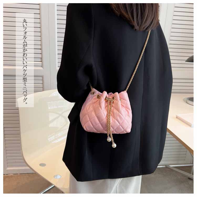 チェーン バッグ キルティングミニショルダーバッグチェーン付きパール巾着型