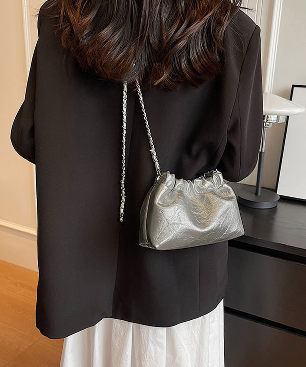 チェーン バッグ 上品光沢チェーンショルダー巾着バッグ
