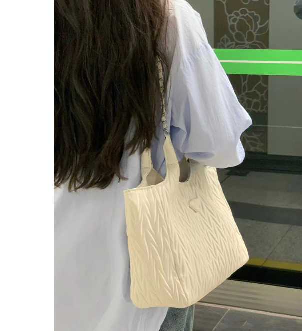 チェーン バッグ 女性用チェーン付きショルダートートバッグ大容量軽量