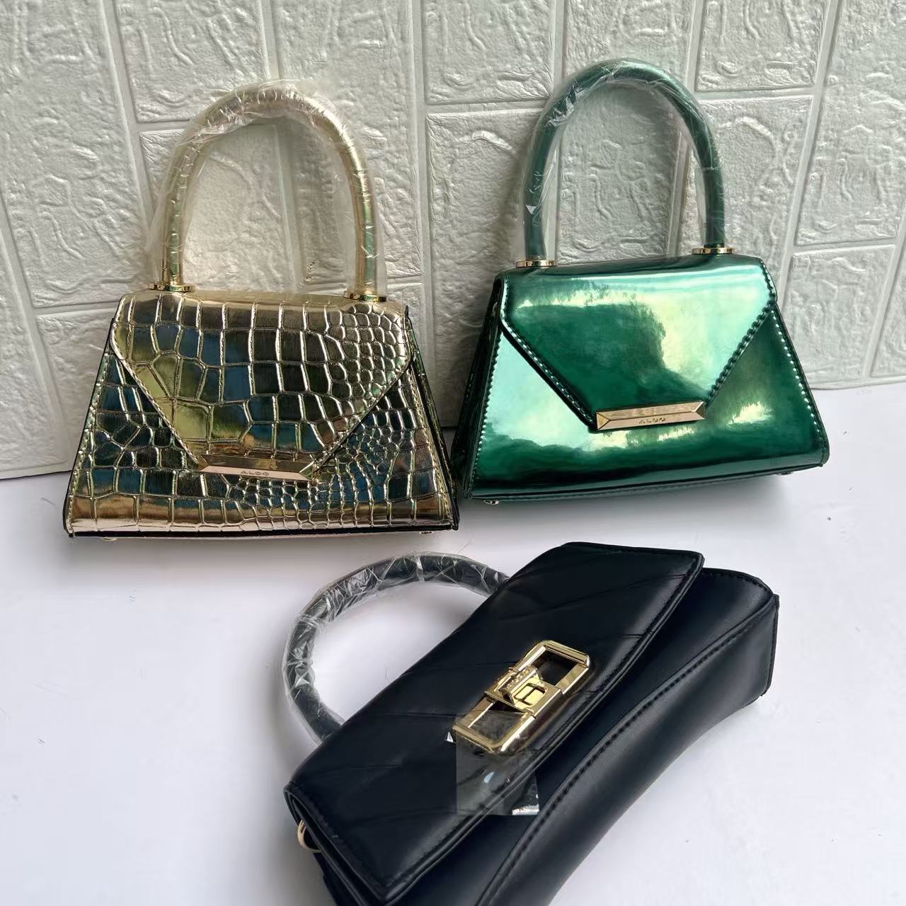 チェーン バッグ クロコ調ショルダーバッグ